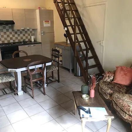 아파트 Dog Friendly With Private Garden, Jacuzzi And Pool *