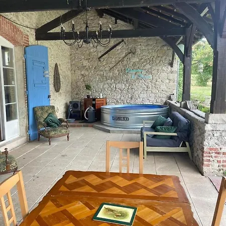 아파트 Dog Friendly With Private Garden, Jacuzzi And Pool *