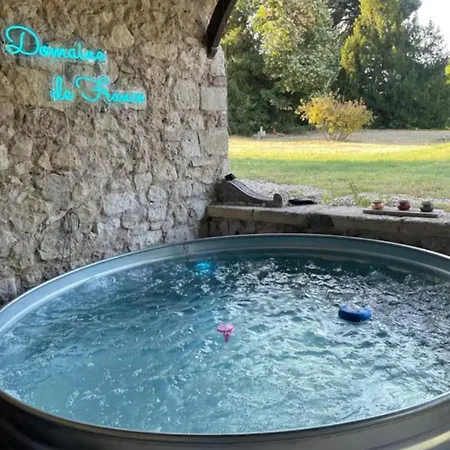 Dog Friendly With Private Garden, Jacuzzi And Pool 아파트